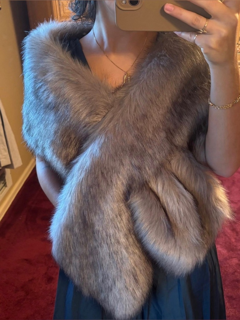 Luxury Faux Fur Shawl Wrap - Silver